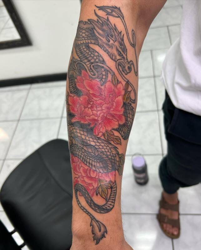 Bold Negative Space tattoo by Tiki (Christian Ramos) at Ohana Tattoo Waikiki, Hawaii — work #02