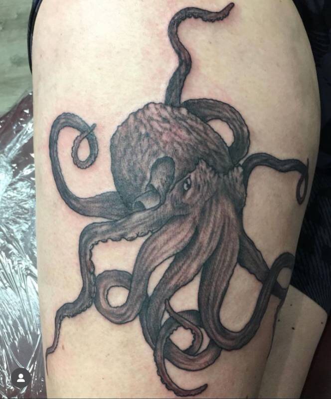 Graphic Black tattoo by Tiki (Christian Ramos) at Ohana Tattoo Waikiki, Hawaii — work #03
